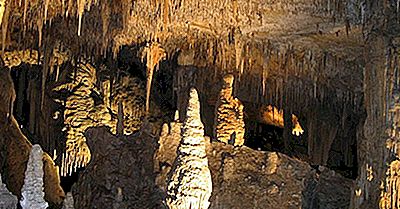 I Diversi Tipi Di Formazioni Di Stalagmiti