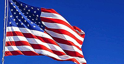 Hvorfor Er Det 13 Striper På Det Amerikanske Flagget?
