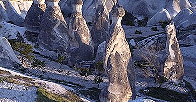 Fairy Chimneys - Magiske Steder I Tyrkia