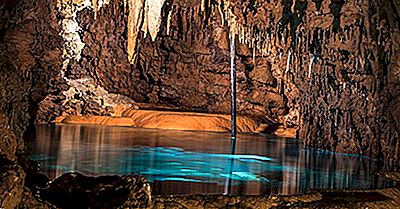 Gyokusendo Cave, Japon - Lieux Uniques Dans Le Monde Entier